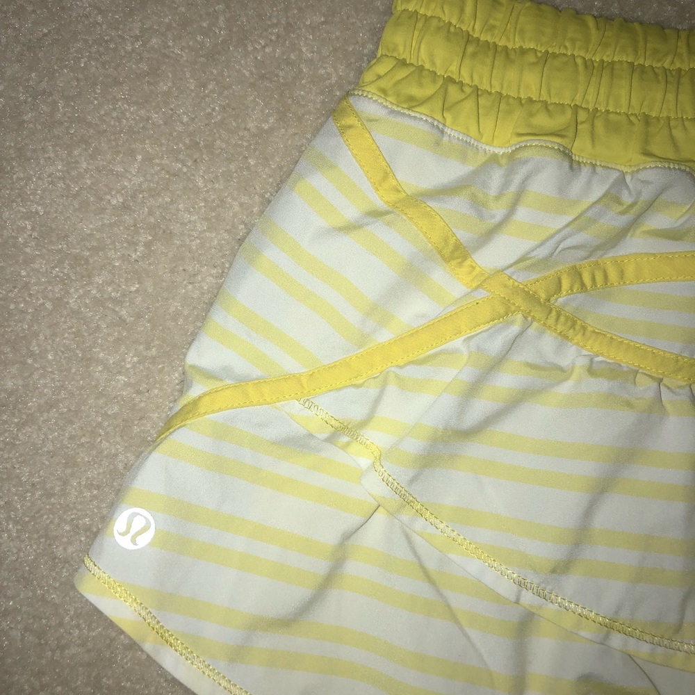 Lululemon skirt!! Barley worn!!